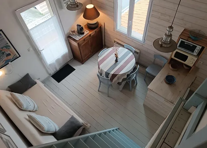 Cosy A 2 Pas De La *